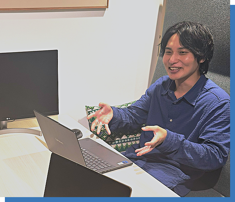 インタビューに答えるAWSエンジニア Y.O